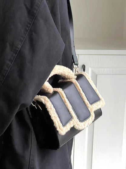 Sac à bandoulière portable et tendance en laine d'agneau