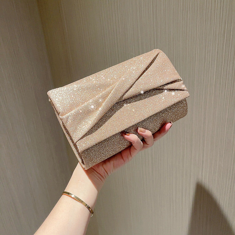 Pochette enveloppe tendance dorée